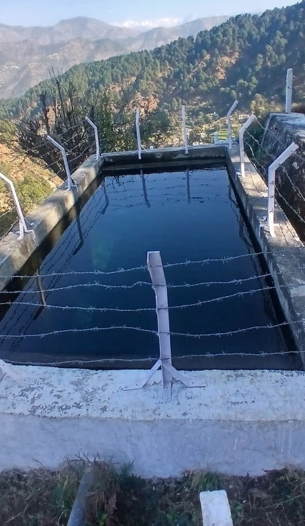 मंगला पंचायत के लिए बने टैंको में अभी तक नहीं डाला गया पानी। संवाद। मंगला पंचायत के लिए बने टैंको में अभी तक नहीं डाला गया पानी। संवाद।
