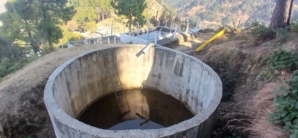 मंगला पंचायत के लिए बने टैंको में अभी तक नहीं डाला गया पानी। संवाद। मंगला पंचायत के लिए बने टैंको में अभी तक नहीं डाला गया पानी। संवाद।