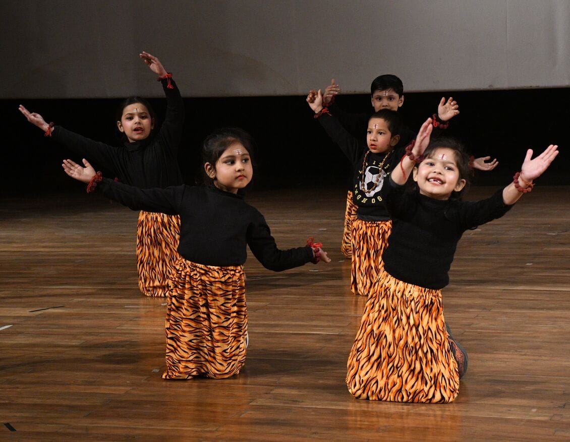 नन्हे कलाकारों ने बिखेरे संस्कृति के खूबसूरत रंग