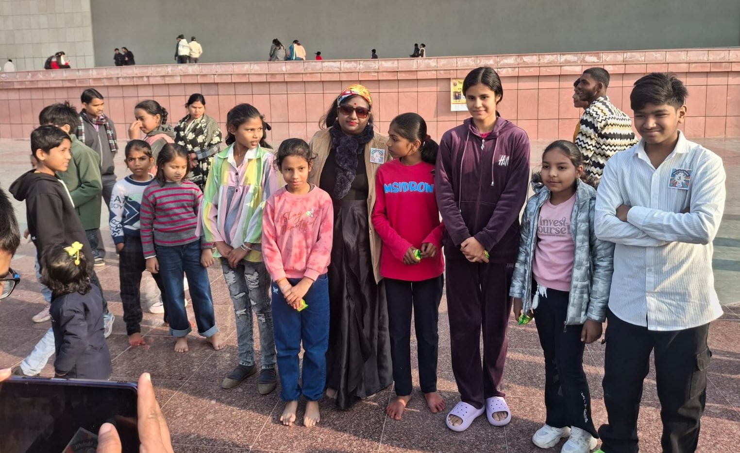 रेट्रो रील महफिल में झूमीं महिलाएं