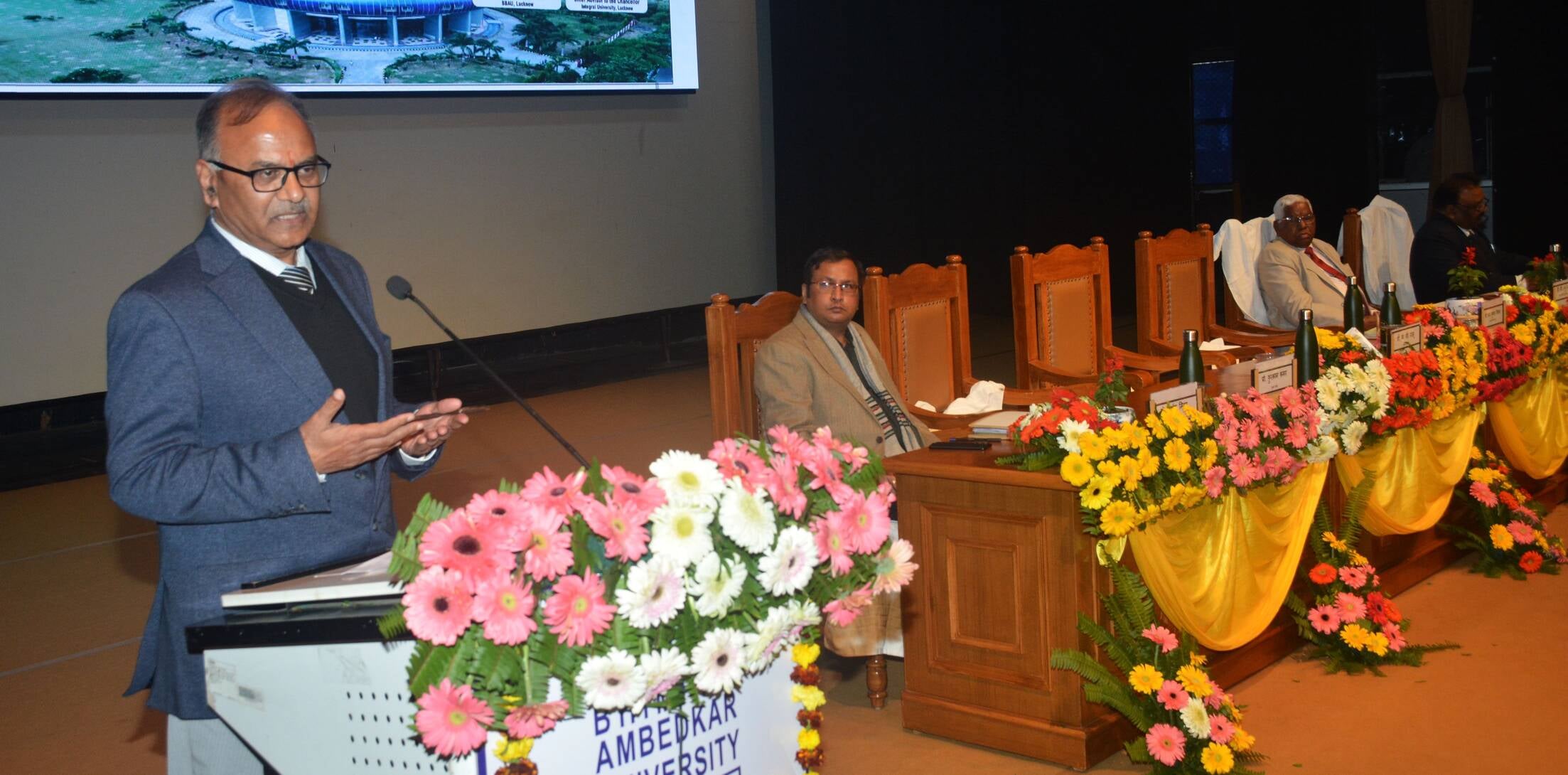 बाबासाहेब भीमराव अंबेडकर केंद्रीय विश्वविद्यालय में हुआ यूनिवर्सिटी डे। बाबासाहेब भीमराव अंबेडकर केंद्रीय विश्वविद्यालय में हुआ यूनिवर्सिटी डे।