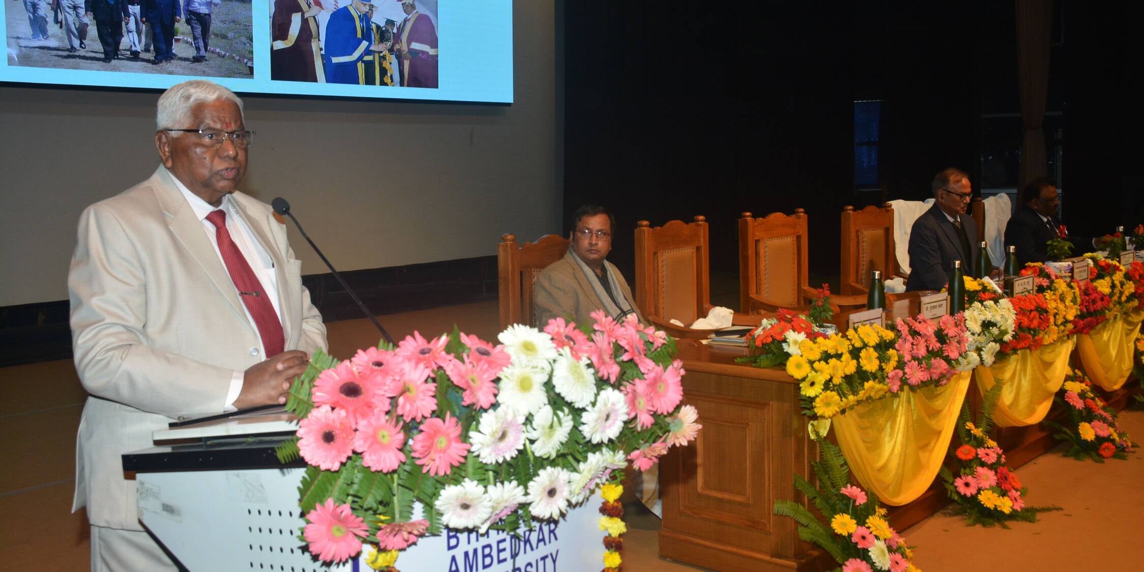 बाबासाहेब भीमराव अंबेडकर केंद्रीय विश्वविद्यालय में हुआ यूनिवर्सिटी डे। बाबासाहेब भीमराव अंबेडकर केंद्रीय विश्वविद्यालय में हुआ यूनिवर्सिटी डे।