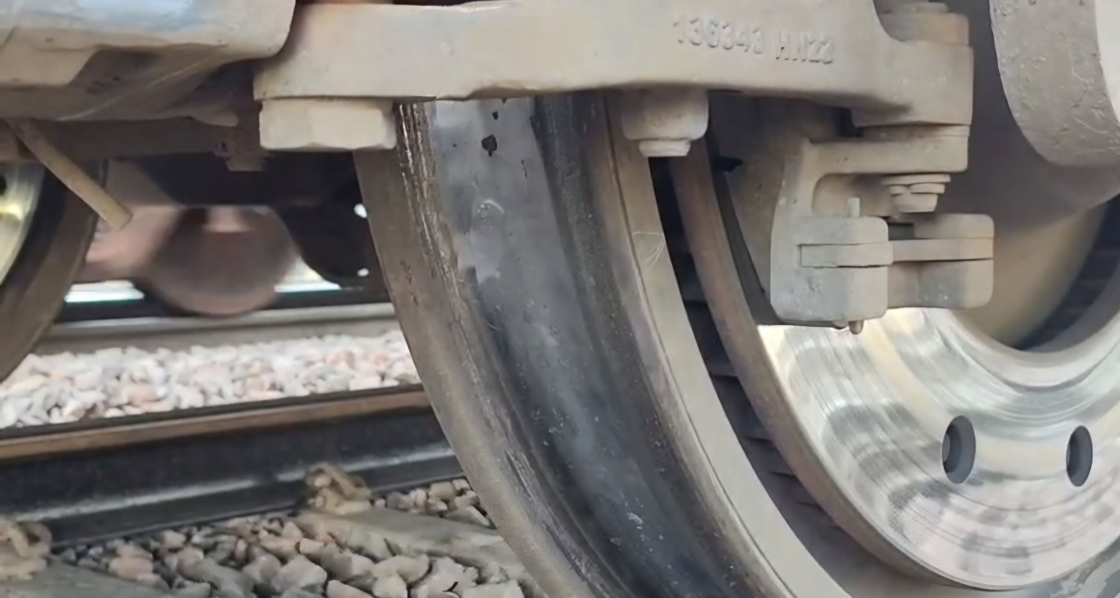 फोटो 02: सोनीपत में हिंदू कन्या महाविद्यालय के पास वंदे भारत ट्रेन रुकने के बाद पहुंचे पुलिसकर् फोटो 02: सोनीपत में हिंदू कन्या महाविद्यालय के पास वंदे भारत ट्रेन रुकने के बाद पहुंचे पुलिसकर्