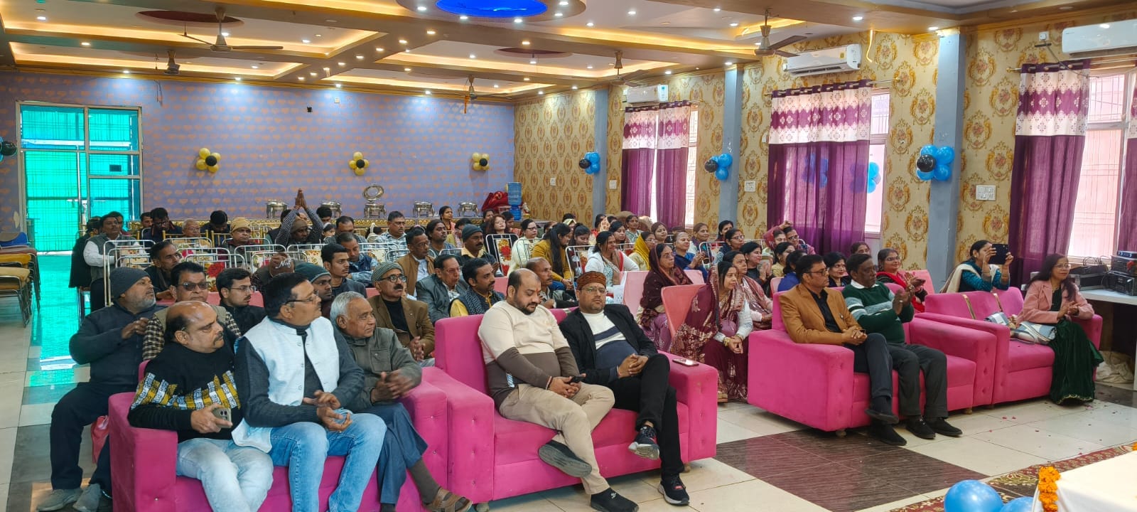 फोटो-21- सम्मानित होती महिलाएं। स्रोत:आयोजक फोटो-21- सम्मानित होती महिलाएं। स्रोत:आयोजक