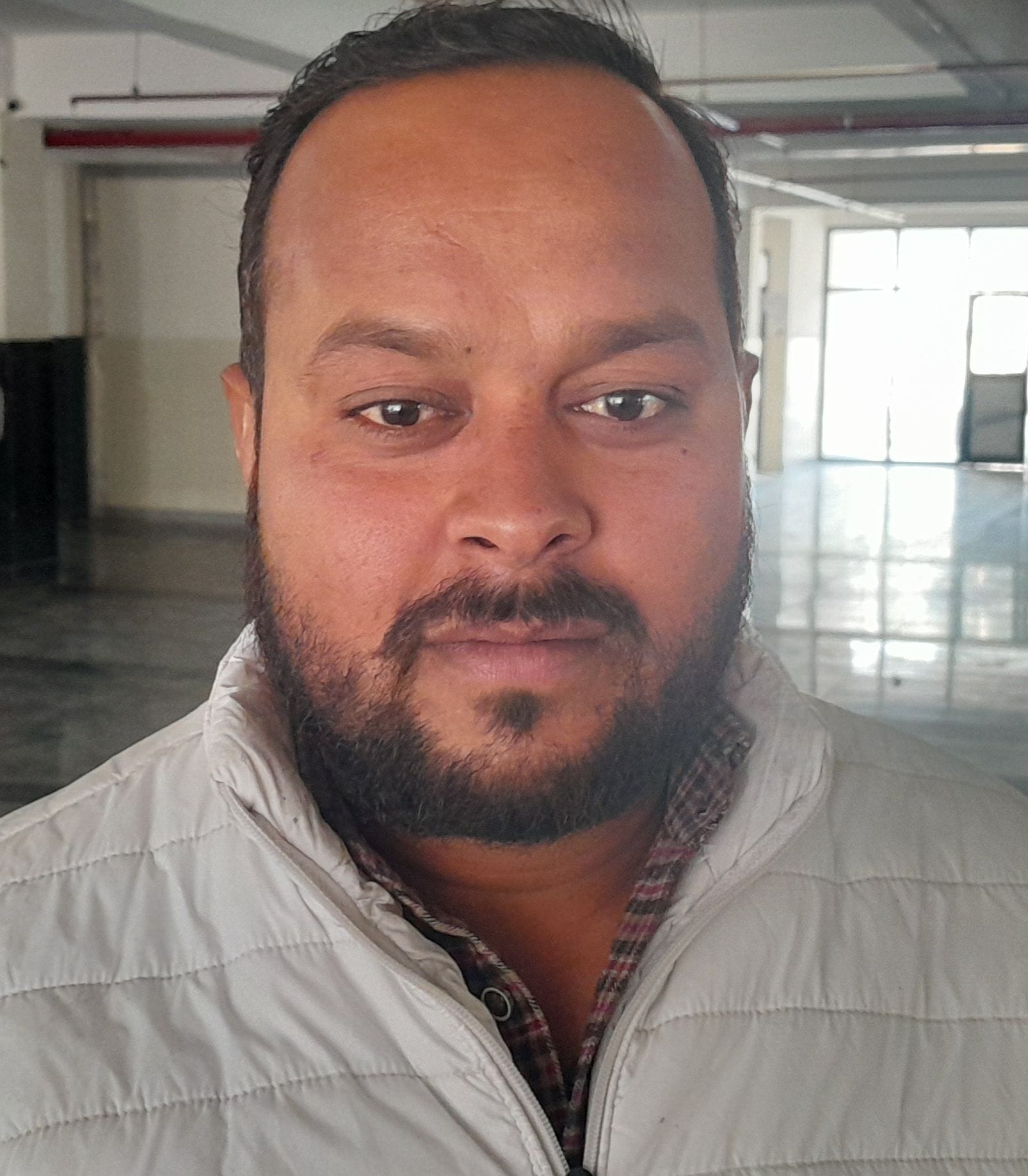 फोटो-6- बीघापुर 100 बेड अस्पताल में लगी मरीजों की भीड़। संवाद