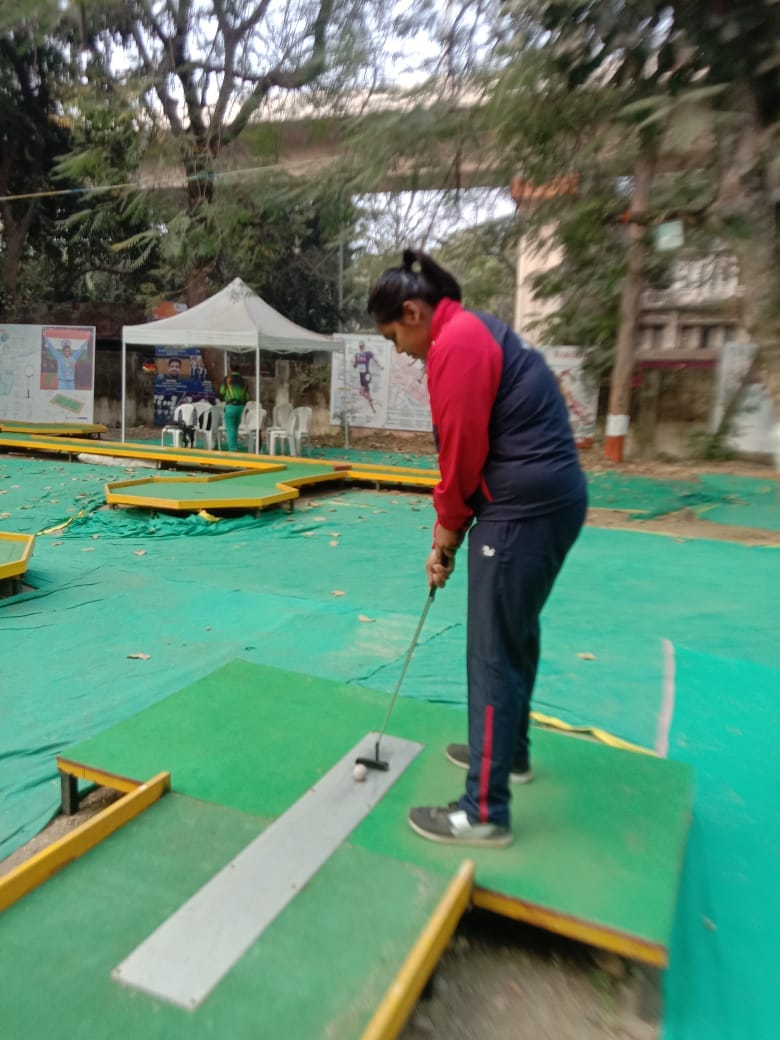 गोल्फ खिलाड़ी निधि सेन