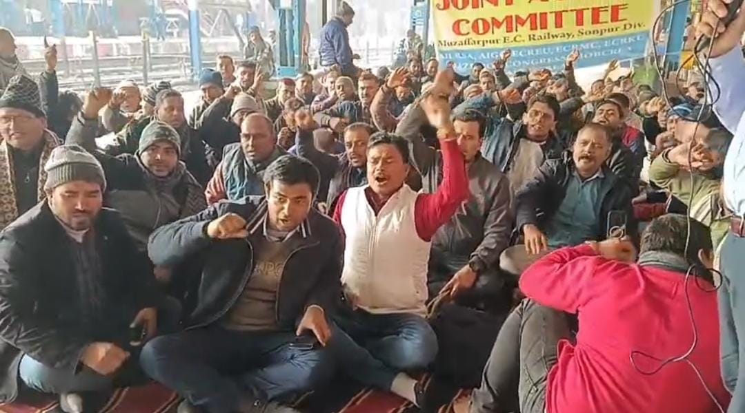 लोको पायलट रनिंग स्टाफ प्रदर्शन