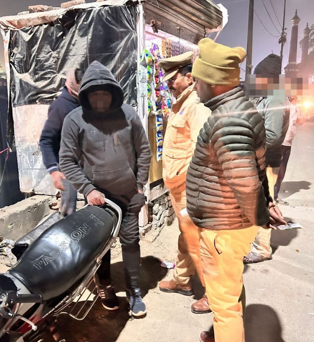 शराब पीकर हंगामा करने के आरोप में पकड़े गए आरोपी। 