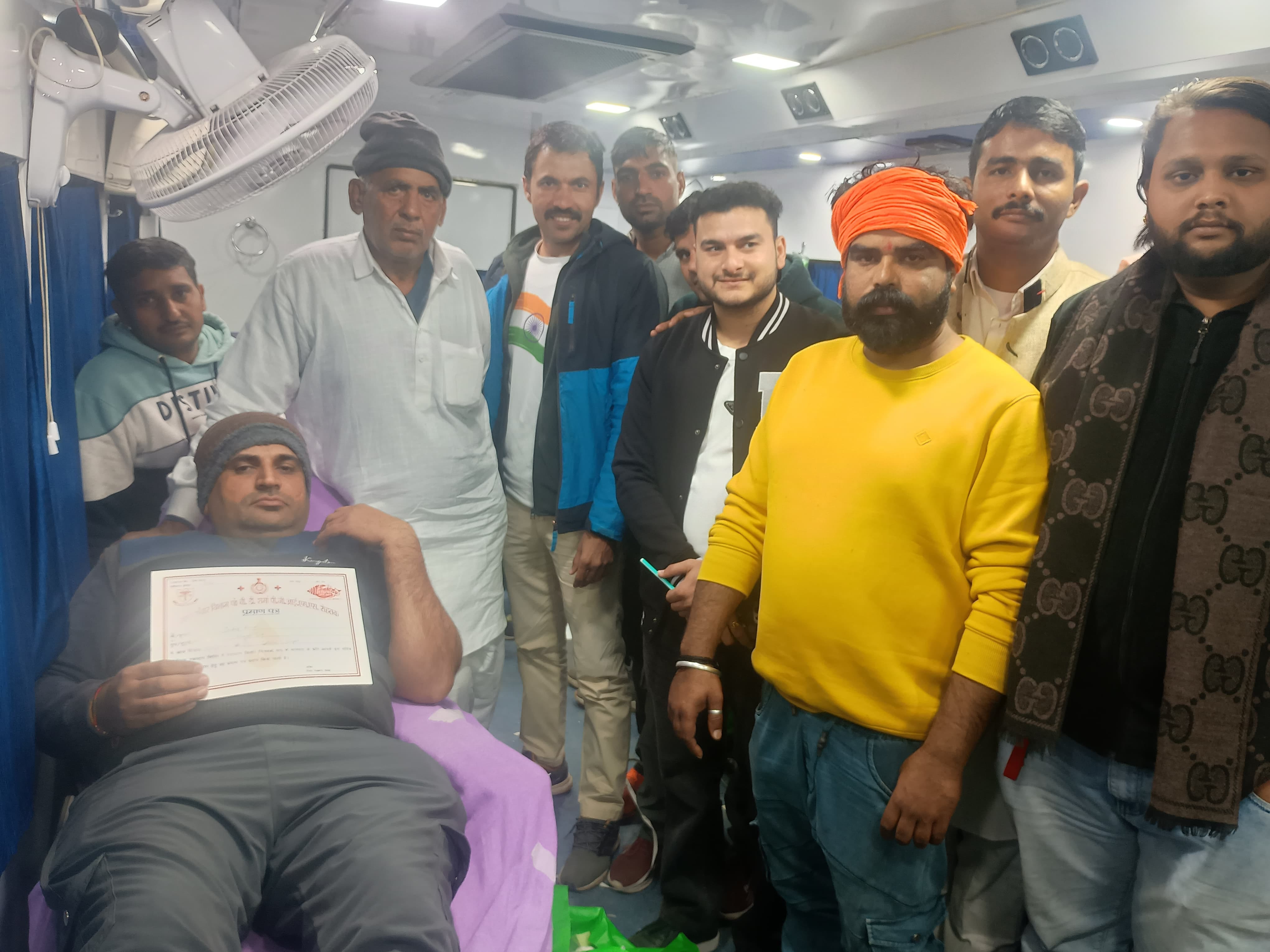 गोहाना के गांव ठसका के श्री नंदलाला गोधाम में रक्तदानी का सम्मानित करते आयोजक। - संवाद गोहाना के गांव ठसका के श्री नंदलाला गोधाम में रक्तदानी का सम्मानित करते आयोजक। - संवाद