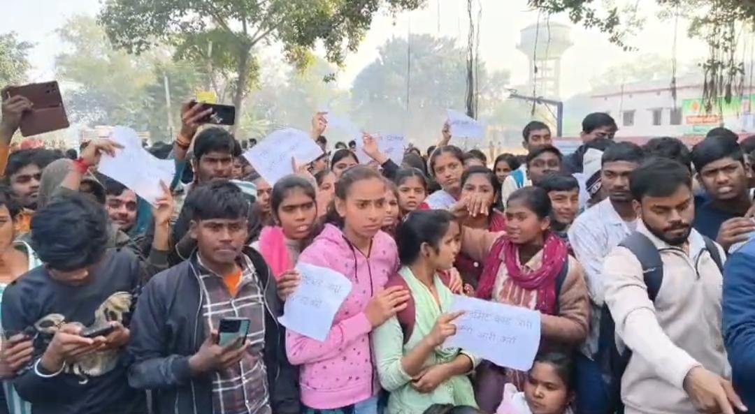 परीक्षा से वंचित लिपिक प्रिंसिपल निलंबित