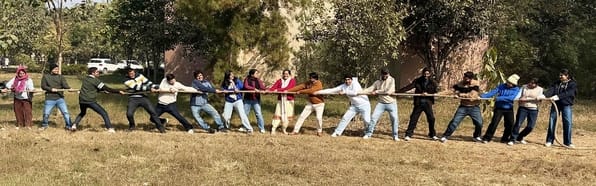 01 एमडीयू में राष्ट्रीय युवा दिवस पर स्वामी विवेकांनद की प्रतिमा पर श्रद्धांजली अर्पीत करते कुल