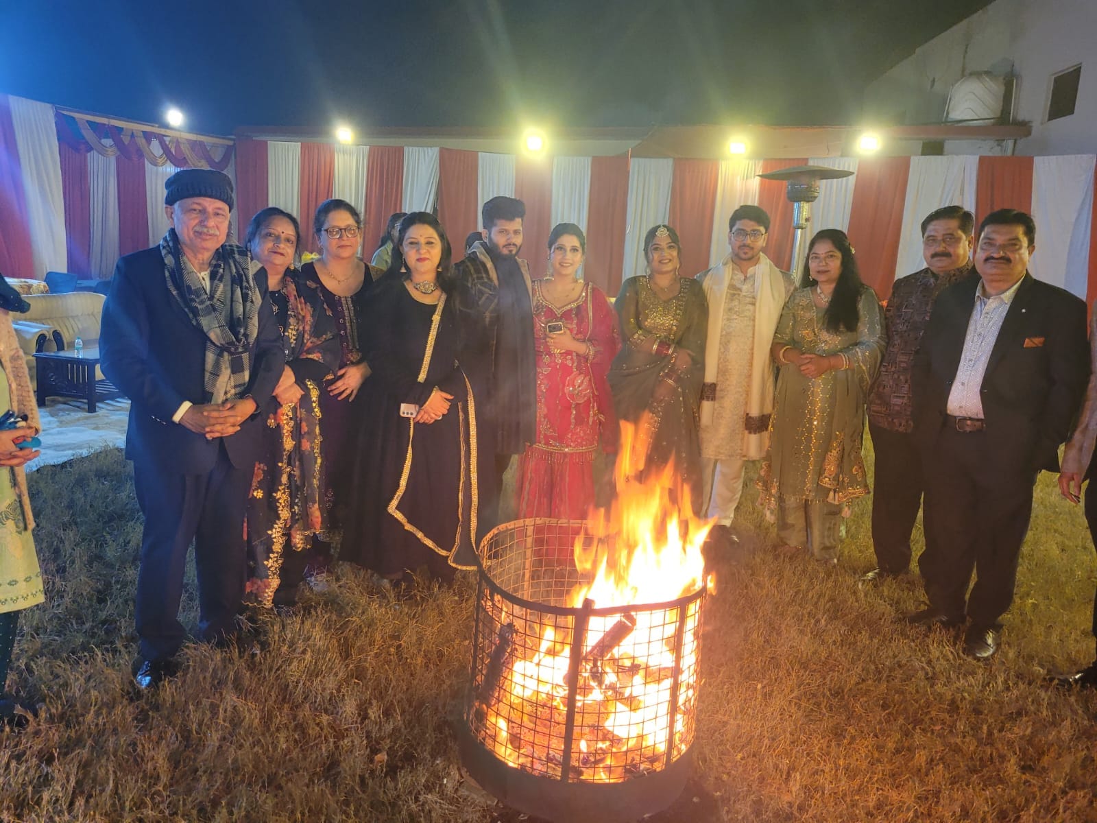 ब्लूमिंगडेल स्कूल परिसर में लोहड़ी का पर्व मनाया गया।स्रोत स्वयं ब्लूमिंगडेल स्कूल परिसर में लोहड़ी का पर्व मनाया गया।स्रोत स्वयं