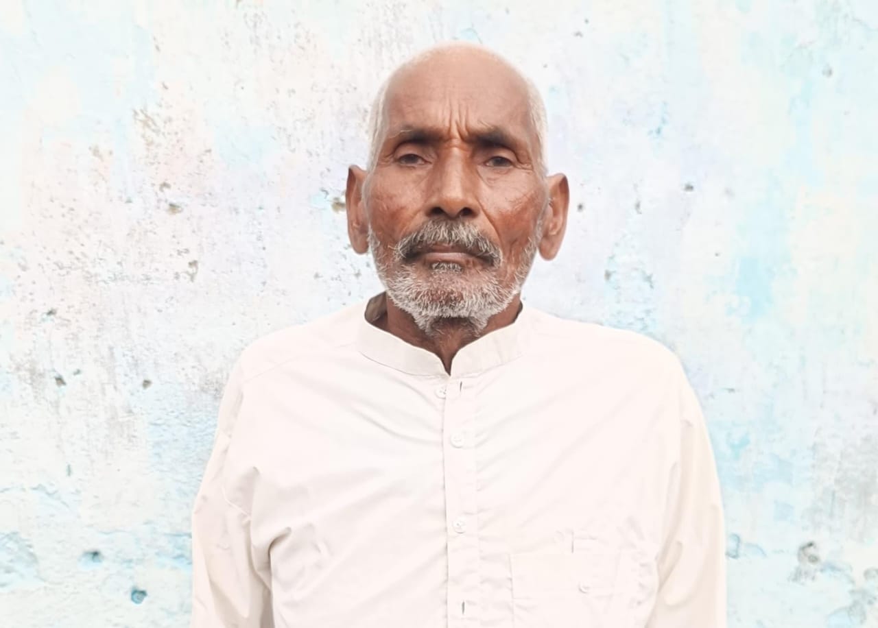 गजरौला कला में मुस्तकिल में पाइपलाइन बिछाने के बाद खोद कर छोड़ी गई सड़क स्रोत ग्रामीण गजरौला कला में मुस्तकिल में पाइपलाइन बिछाने के बाद खोद कर छोड़ी गई सड़क स्रोत ग्रामीण