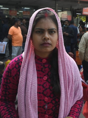 केजीएमयू में एचआरएफ से दवा लेने पहुंचे मरीज। केजीएमयू में एचआरएफ से दवा लेने पहुंचे मरीज।