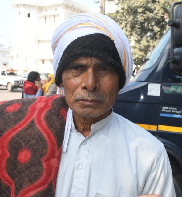केजीएमयू में एचआरएफ से दवा लेने पहुंचे मरीज। केजीएमयू में एचआरएफ से दवा लेने पहुंचे मरीज।