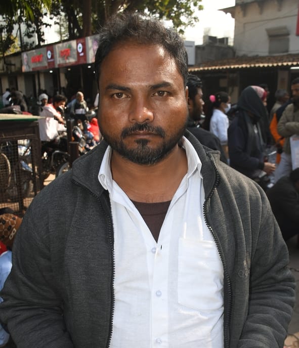 केजीएमयू में एचआरएफ से दवा लेने पहुंचे मरीज। केजीएमयू में एचआरएफ से दवा लेने पहुंचे मरीज।
