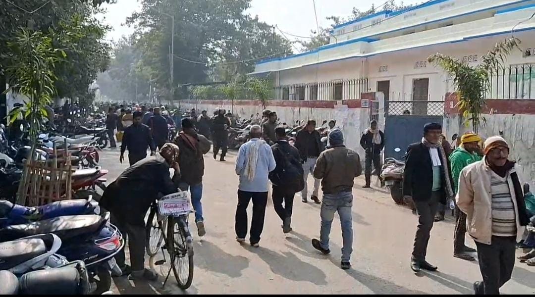 कोर्ट ने जारी किया नोटिस