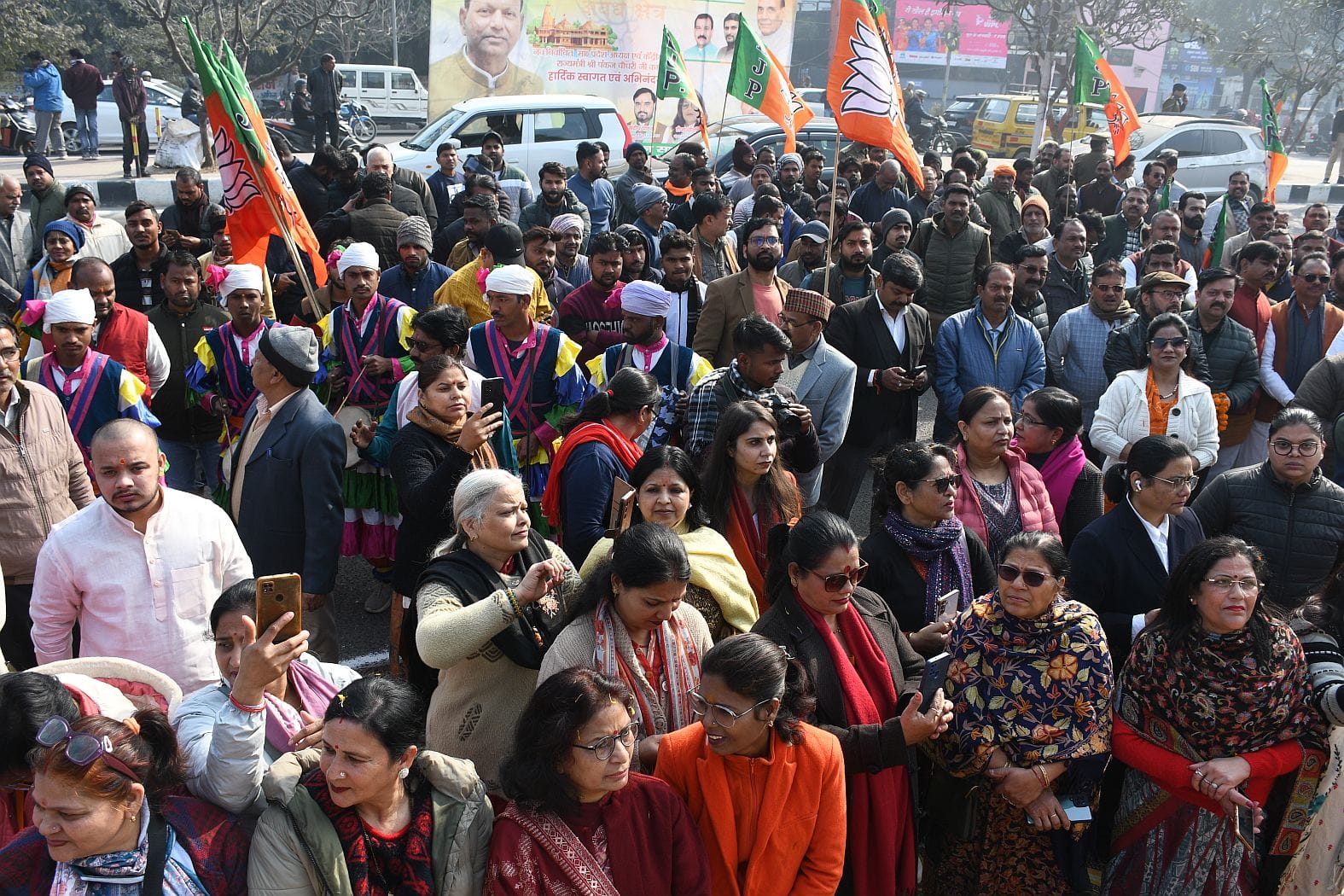 लखन्ऊ में लगा जाम। लखन्ऊ में लगा जाम।