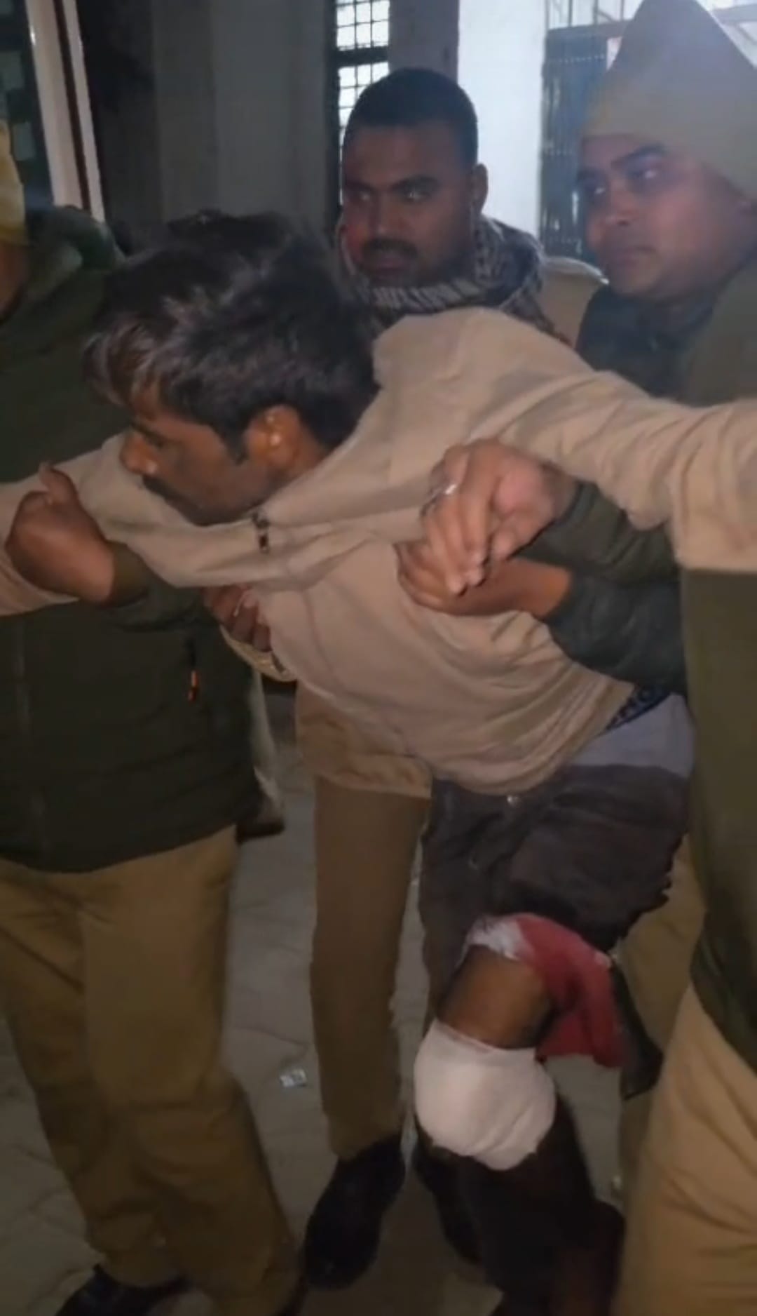 दुधारा क्षेत्र के करमाखान के पास पुलिस मुठभेड़ की सूचना पर पहुंचे एएसपी-स्रोत पुलिस