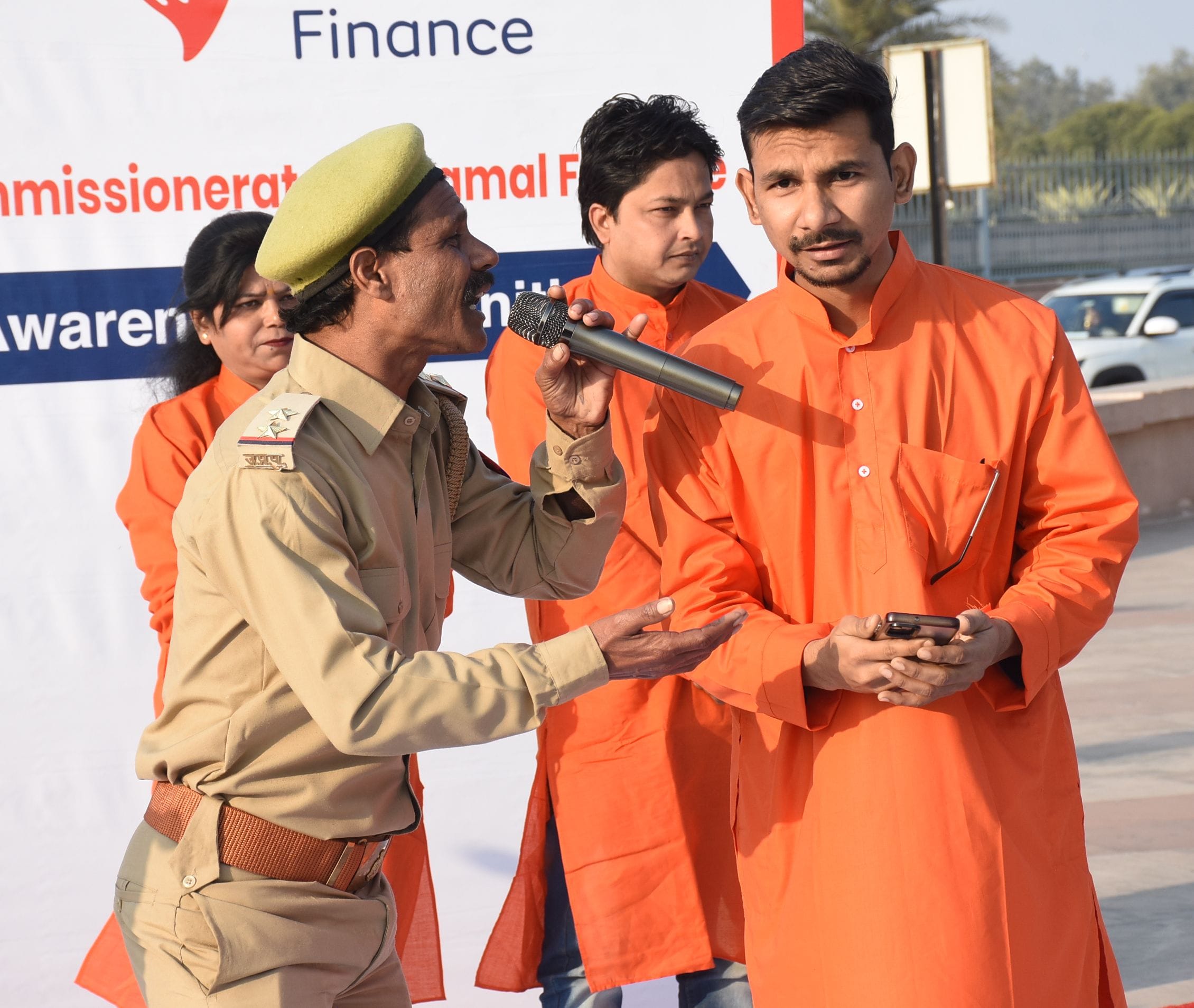 1090 चौराहे पर नुक्कड़ नाटक से साइबर सुरक्षा के प्रति जागरूक किया गया। 1090 चौराहे पर नुक्कड़ नाटक से साइबर सुरक्षा के प्रति जागरूक किया गया।