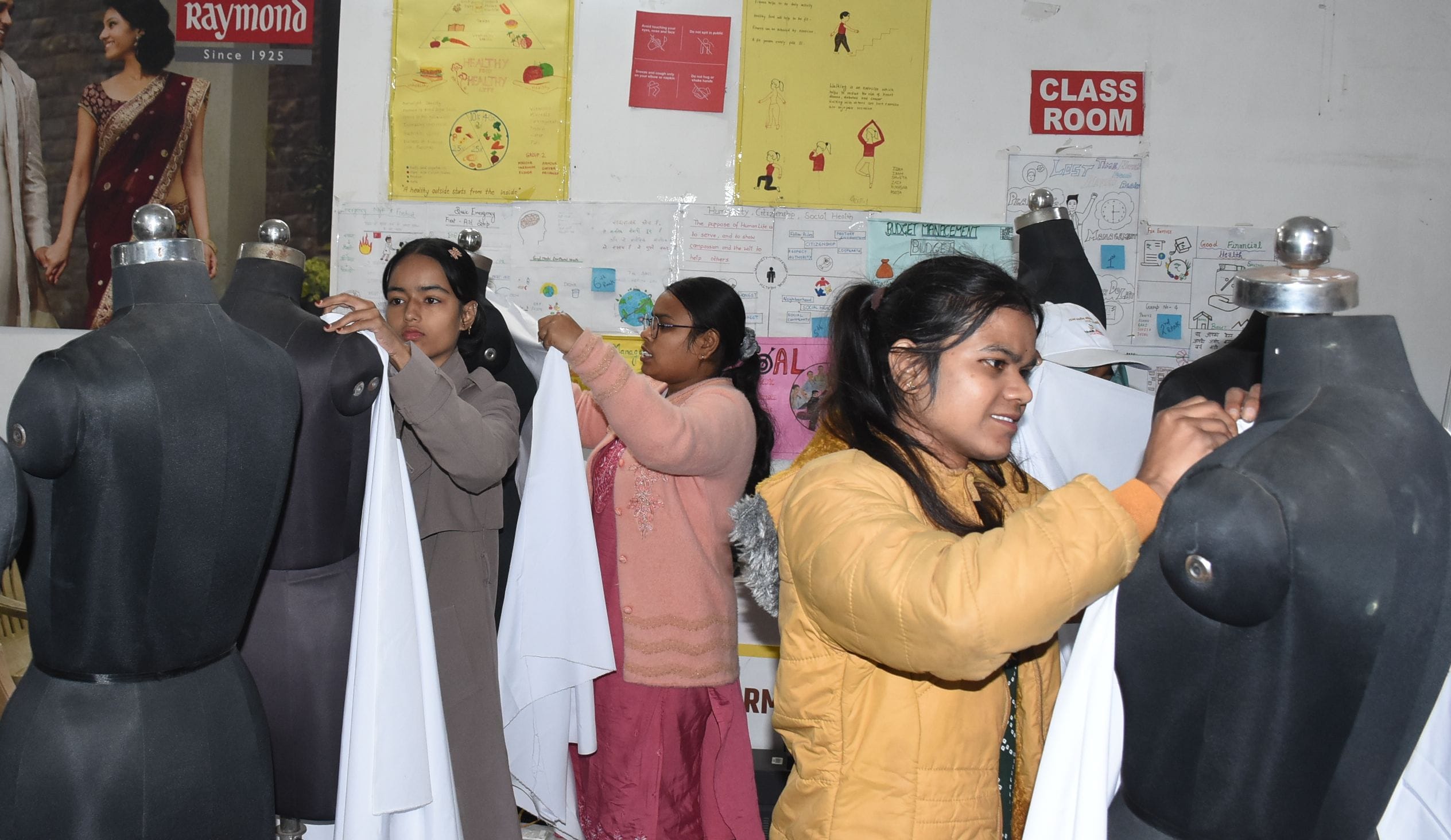 राज्य स्तरीय कौशल प्रतियोगिता में हिस्सा लेते अभ्यर्थी। राज्य स्तरीय कौशल प्रतियोगिता में हिस्सा लेते अभ्यर्थी।