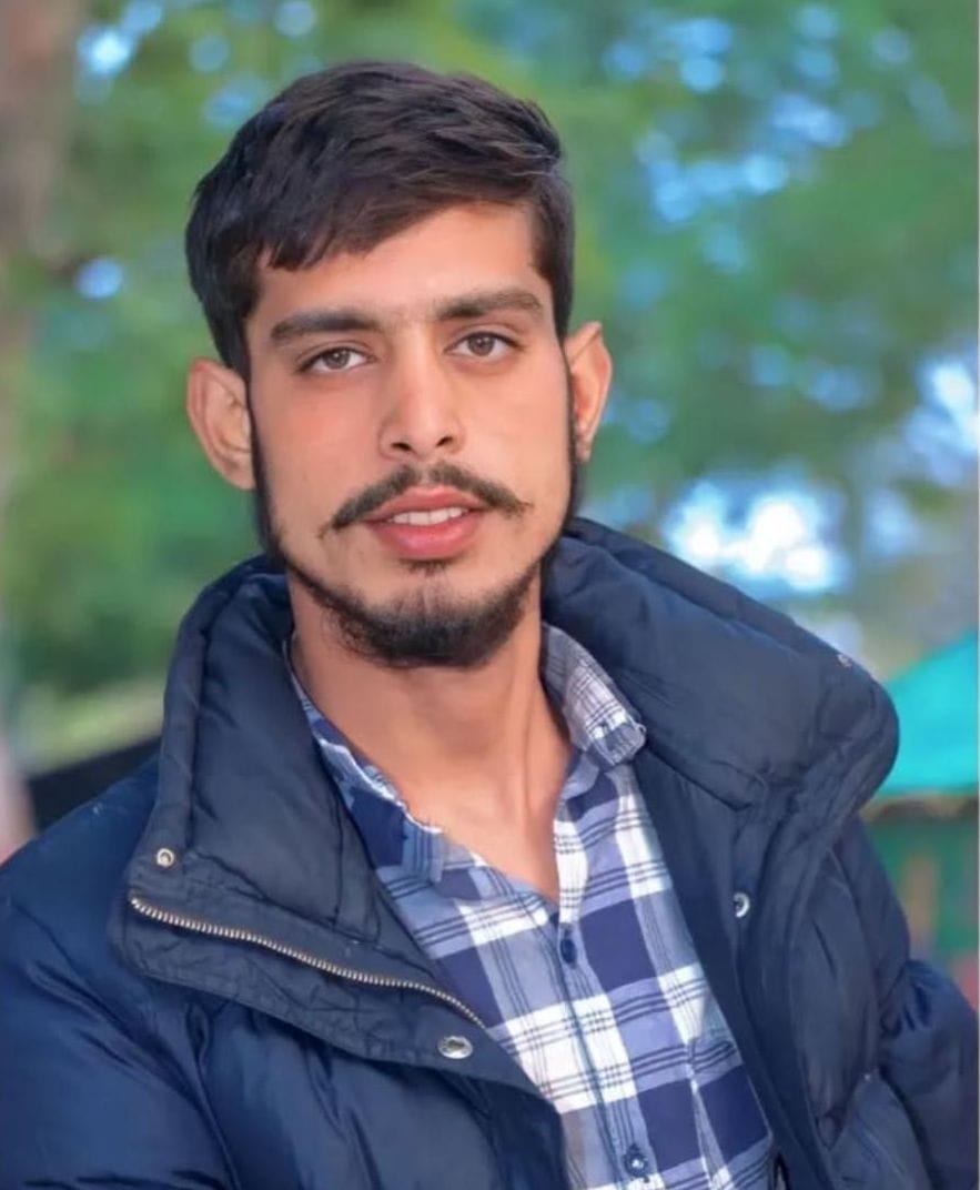 सचिन की मौत के बाद रोती-बिलखती मां गीता तिवारी। सचिन की मौत के बाद रोती-बिलखती मां गीता तिवारी।
