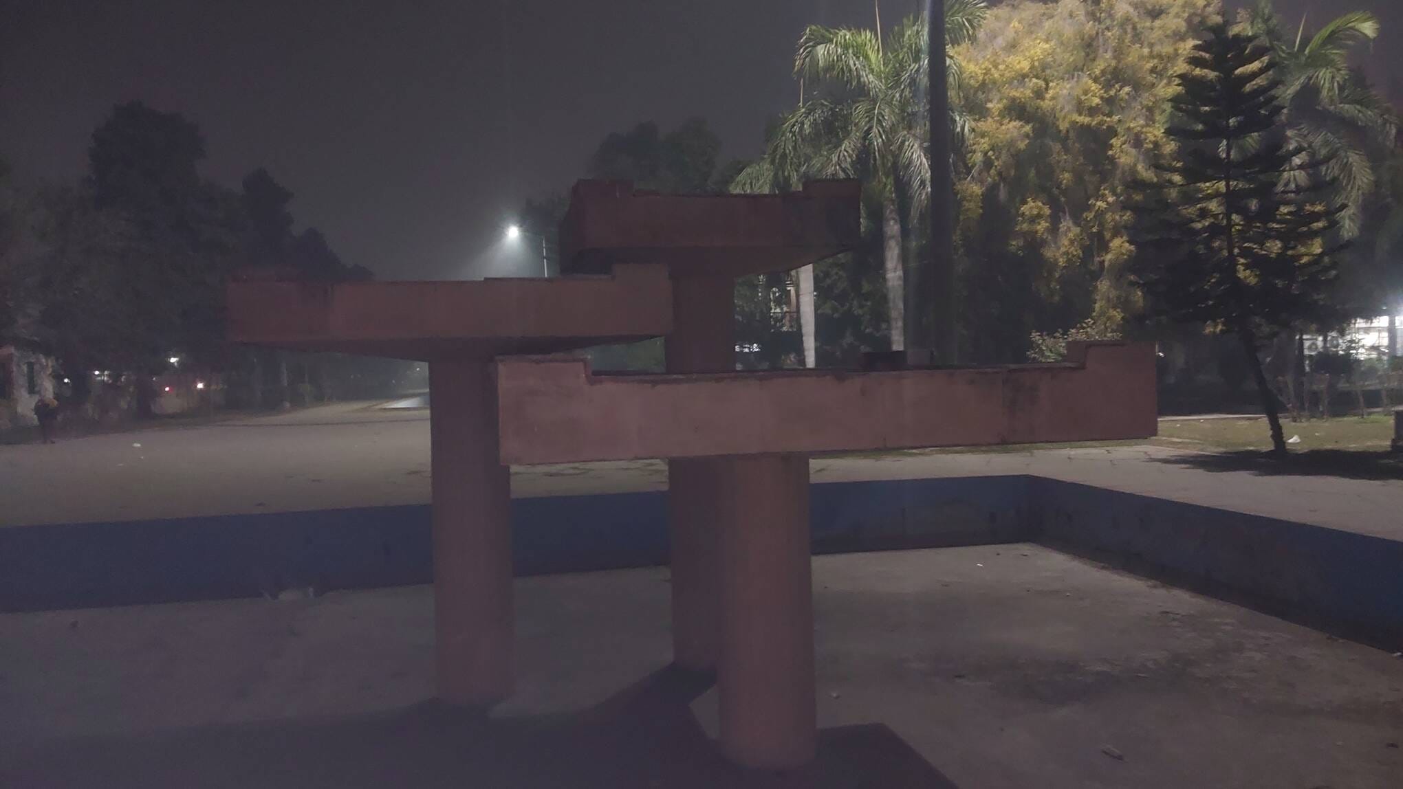 अटल पार्क में बंद पड़ा फव्वारा संवाद
