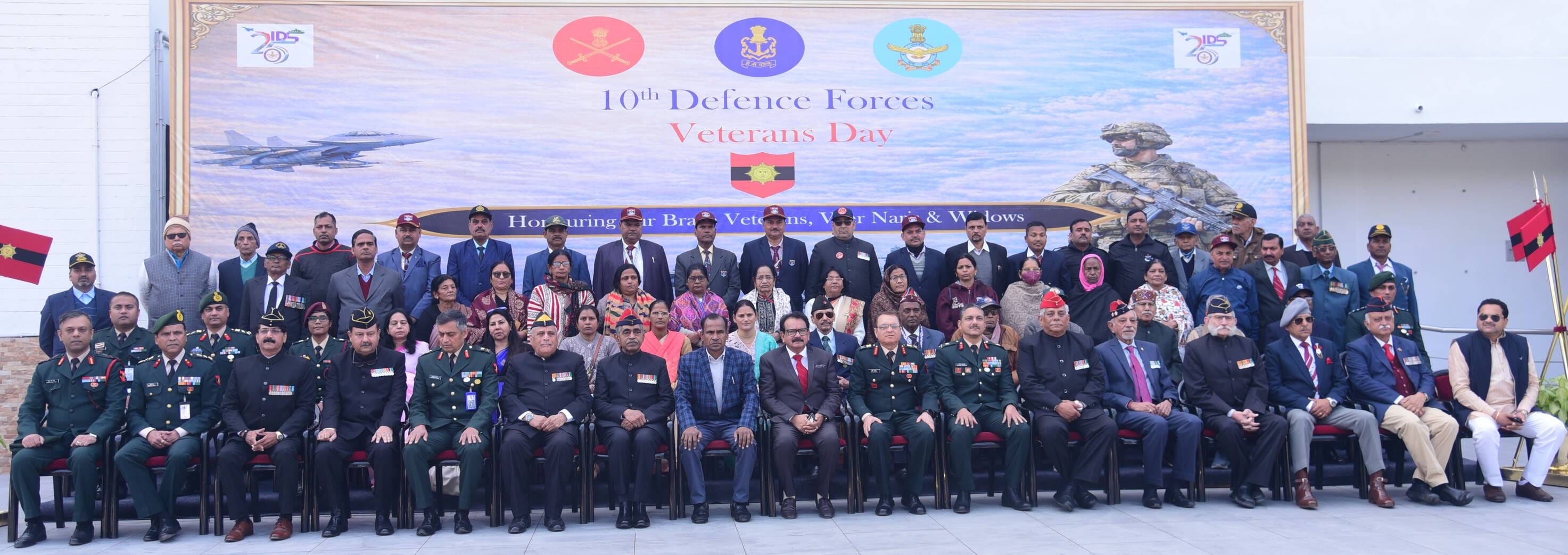 छावनी स्थित सूर्या ऑडिटोरियम में मुख्यालय मध्य उत्तर प्रदेश सब एरिया की ओर से 10वें सशस्त्र बल छावनी स्थित सूर्या ऑडिटोरियम में मुख्यालय मध्य उत्तर प्रदेश सब एरिया की ओर से 10वें सशस्त्र बल