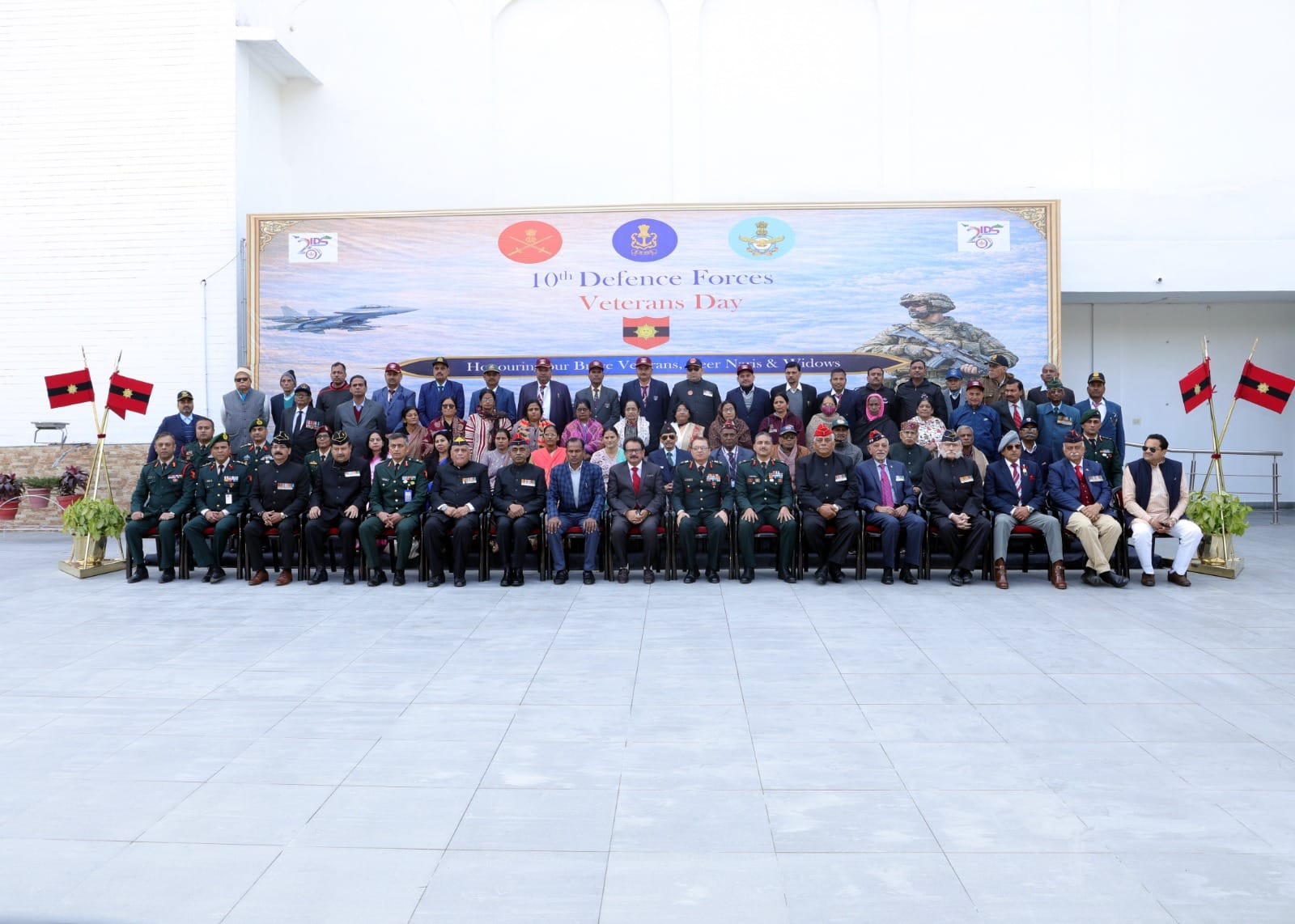 छावनी स्थित सूर्या ऑडिटोरियम में मुख्यालय मध्य उत्तर प्रदेश सब एरिया की ओर से 10वें सशस्त्र बल छावनी स्थित सूर्या ऑडिटोरियम में मुख्यालय मध्य उत्तर प्रदेश सब एरिया की ओर से 10वें सशस्त्र बल