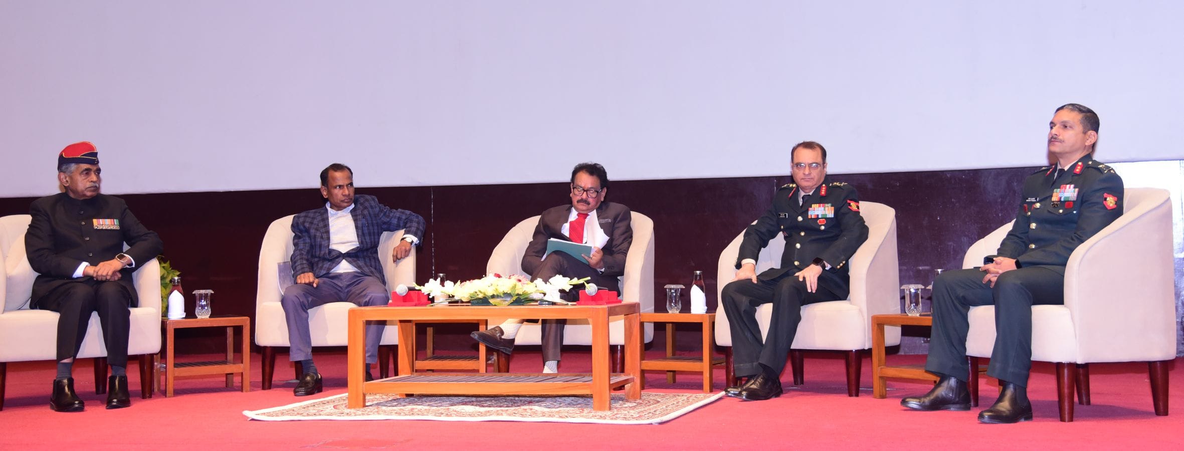 छावनी स्थित सूर्या ऑडिटोरियम में मुख्यालय मध्य उत्तर प्रदेश सब एरिया की ओर से 10वें सशस्त्र बल छावनी स्थित सूर्या ऑडिटोरियम में मुख्यालय मध्य उत्तर प्रदेश सब एरिया की ओर से 10वें सशस्त्र बल