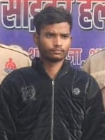 रोजा पुलिस की गिरफ्त में आरोपी अजमल। स्रोत: पुलिस