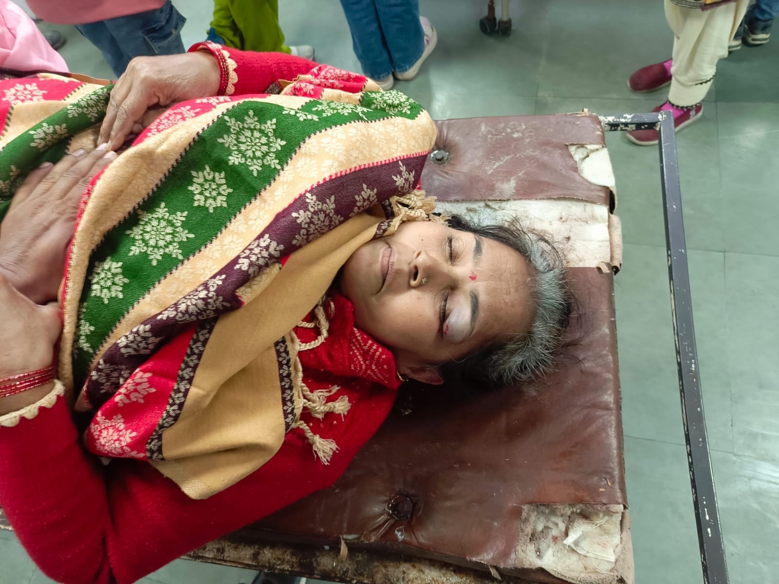 06...रोहतक गोहाना रोड पर स्थित घिलोड गांव में हुए सड़क हादसे के बाद श्रतिग्रस्त कार। स्रोत : प 06...रोहतक गोहाना रोड पर स्थित घिलोड गांव में हुए सड़क हादसे के बाद श्रतिग्रस्त कार। स्रोत : प