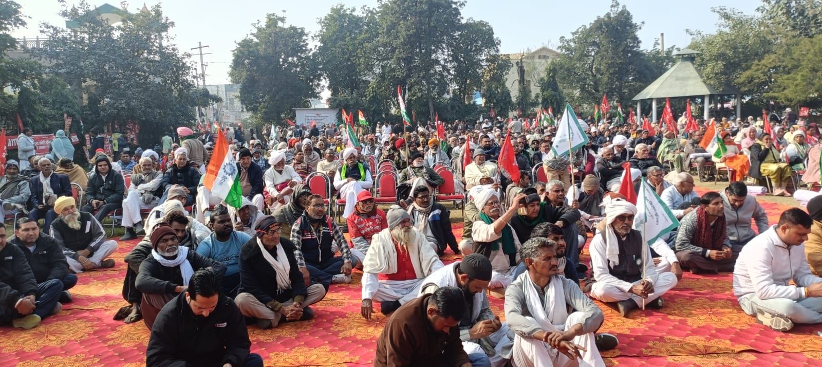 15जेएनडी29: मंच पर मौजूद विभिन्न संगठनों के नेता। स्रोत : संगठन