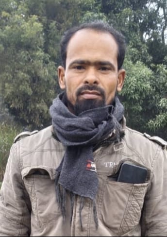 अपने शिमला मिर्च के खेत में मौजूद सलामुद्दीन। संवाद अपने शिमला मिर्च के खेत में मौजूद सलामुद्दीन। संवाद