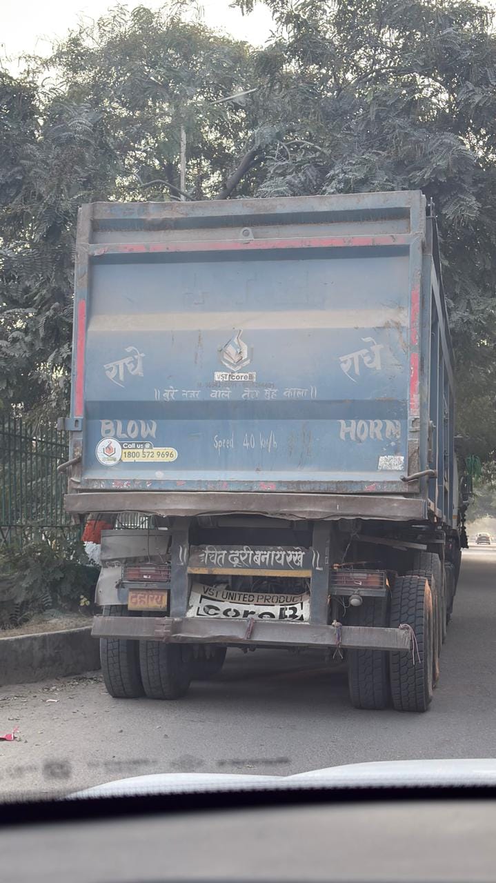 गिट्टी की ओवरलोडिंग ट्रक मालिक को पड़ी भारी, 65 हजार का चालान