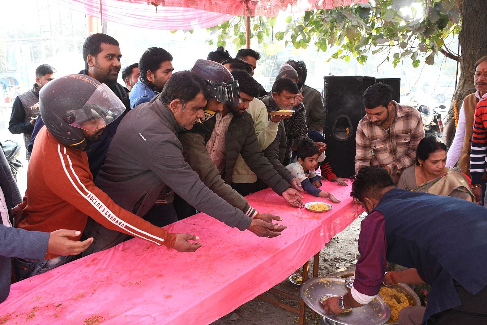 सामाजिक संगठनों, समाजसेवियों, रेजिडेंट वेलफेयर एसोसिएशन (आरडब्ल्यूए) और धार्मिक संस्थानों की ओर सामाजिक संगठनों, समाजसेवियों, रेजिडेंट वेलफेयर एसोसिएशन (आरडब्ल्यूए) और धार्मिक संस्थानों की ओर