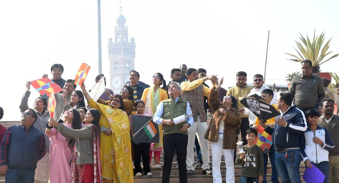 सामाजिक संगठनों, समाजसेवियों, रेजिडेंट वेलफेयर एसोसिएशन (आरडब्ल्यूए) और धार्मिक संस्थानों की ओर सामाजिक संगठनों, समाजसेवियों, रेजिडेंट वेलफेयर एसोसिएशन (आरडब्ल्यूए) और धार्मिक संस्थानों की ओर