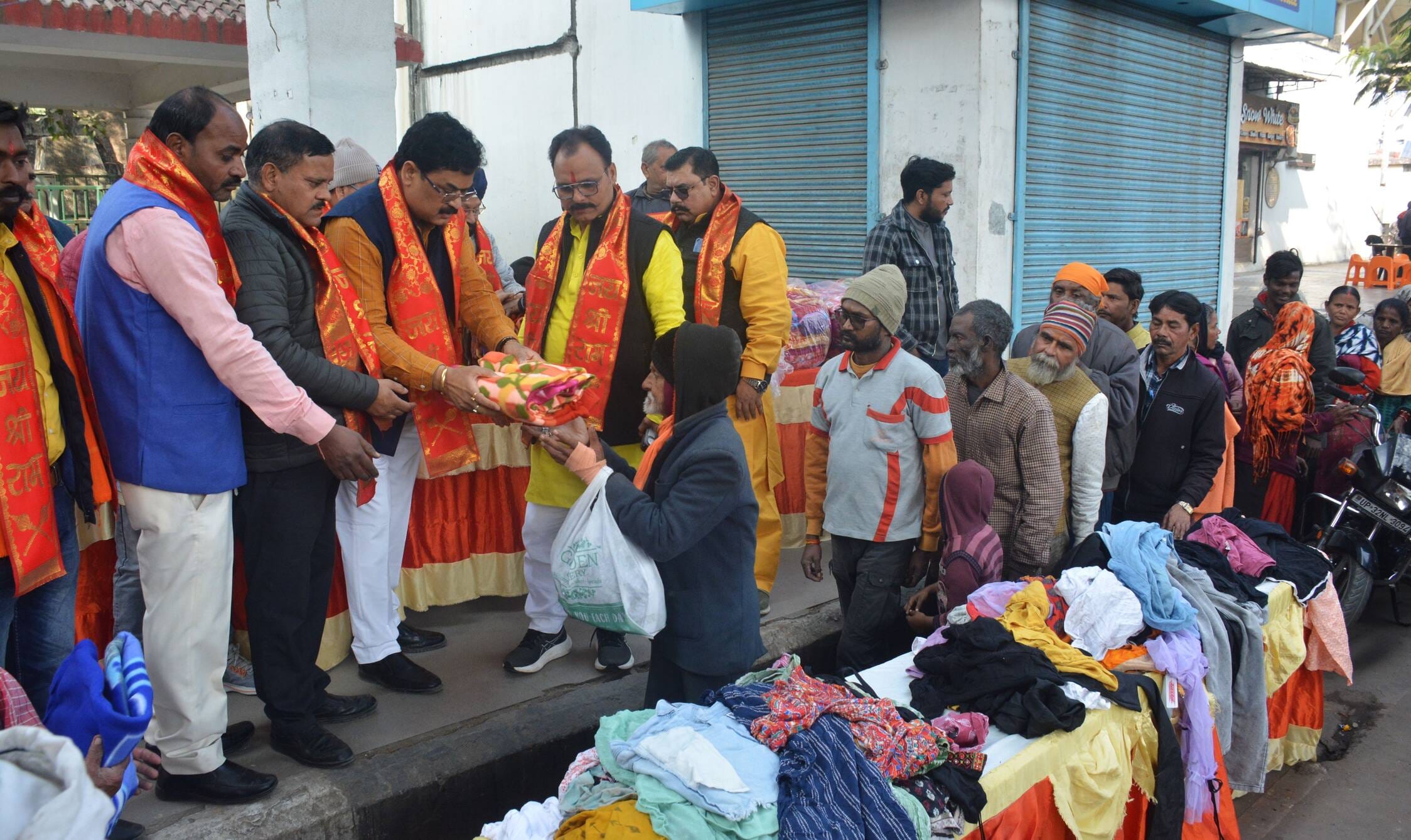 सामाजिक संगठनों, समाजसेवियों, रेजिडेंट वेलफेयर एसोसिएशन (आरडब्ल्यूए) और धार्मिक संस्थानों की ओर सामाजिक संगठनों, समाजसेवियों, रेजिडेंट वेलफेयर एसोसिएशन (आरडब्ल्यूए) और धार्मिक संस्थानों की ओर