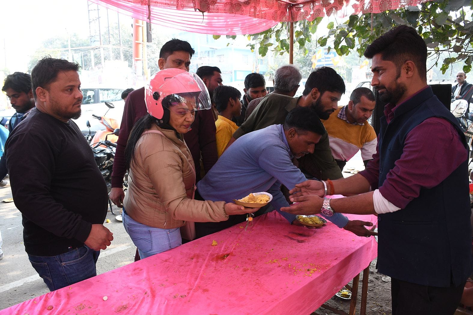 सामाजिक संगठनों, समाजसेवियों, रेजिडेंट वेलफेयर एसोसिएशन (आरडब्ल्यूए) और धार्मिक संस्थानों की ओर सामाजिक संगठनों, समाजसेवियों, रेजिडेंट वेलफेयर एसोसिएशन (आरडब्ल्यूए) और धार्मिक संस्थानों की ओर
