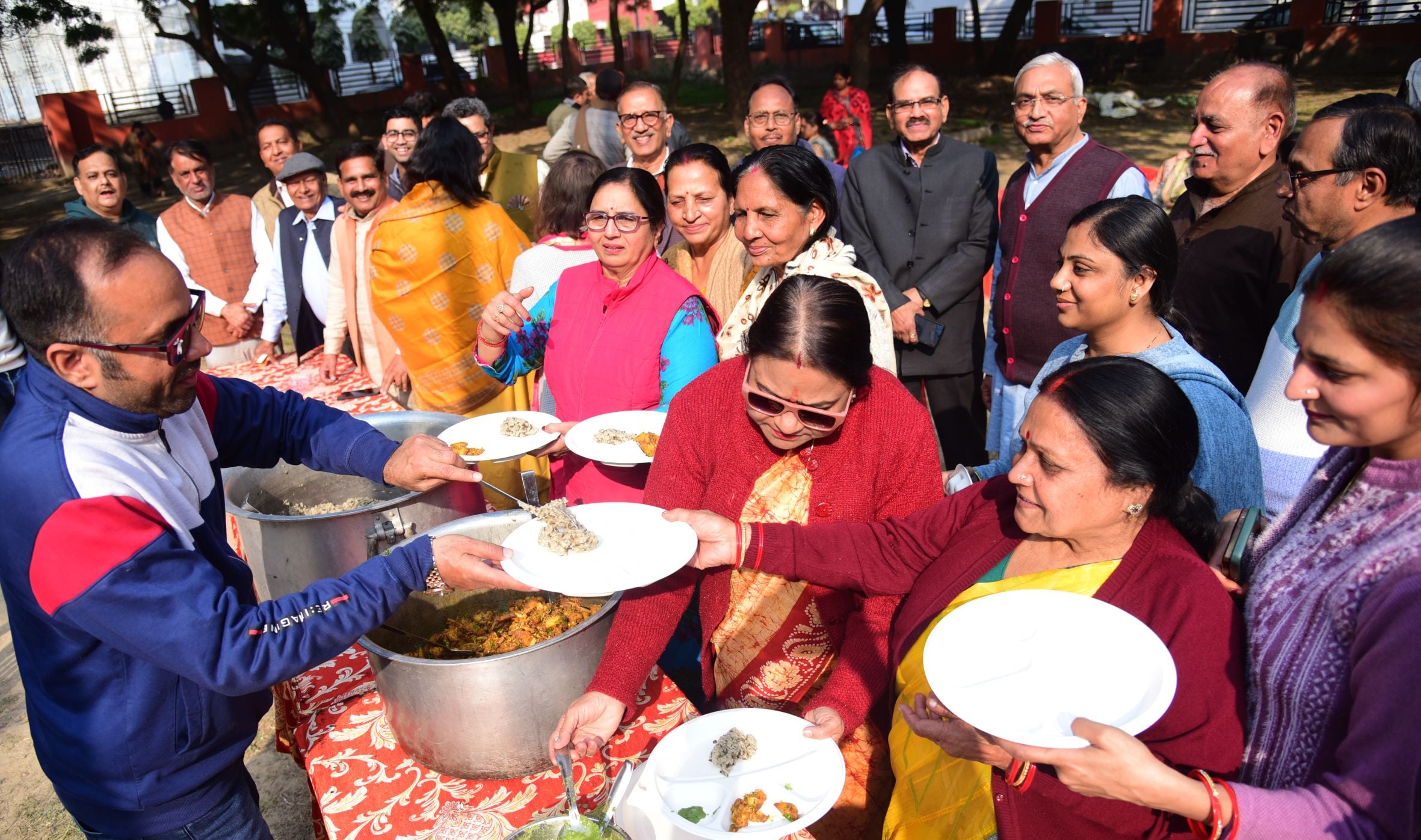 सामाजिक संगठनों, समाजसेवियों, रेजिडेंट वेलफेयर एसोसिएशन (आरडब्ल्यूए) और धार्मिक संस्थानों की ओर सामाजिक संगठनों, समाजसेवियों, रेजिडेंट वेलफेयर एसोसिएशन (आरडब्ल्यूए) और धार्मिक संस्थानों की ओर
