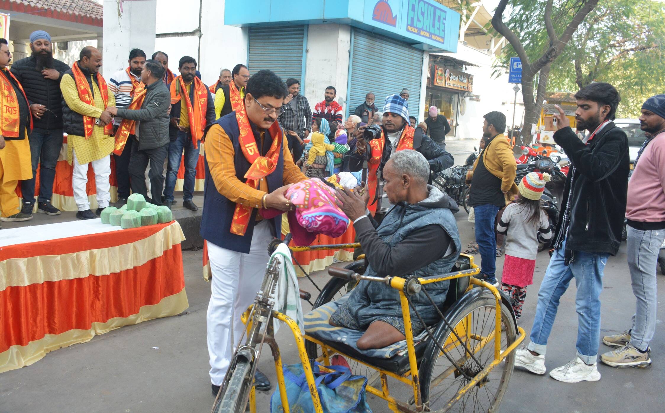 सामाजिक संगठनों, समाजसेवियों, रेजिडेंट वेलफेयर एसोसिएशन (आरडब्ल्यूए) और धार्मिक संस्थानों की ओर सामाजिक संगठनों, समाजसेवियों, रेजिडेंट वेलफेयर एसोसिएशन (आरडब्ल्यूए) और धार्मिक संस्थानों की ओर