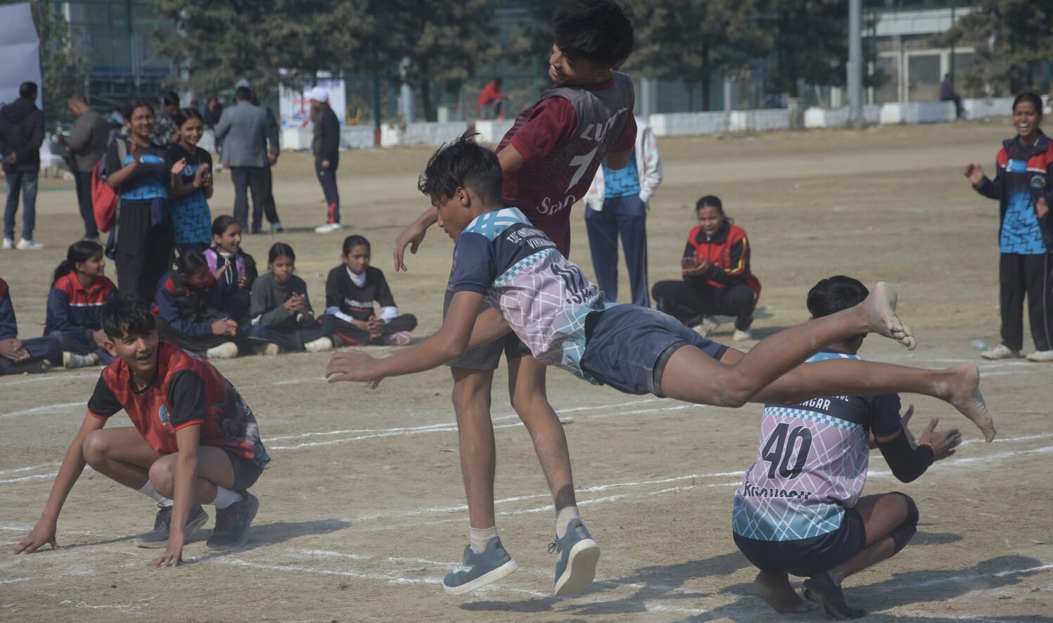 युवा कल्याण विभाग व शिक्षा विभाग की ओर से परेड ग्राउंड में आयोजित सांसद चैंपियनशिप के तहत कबड्ड