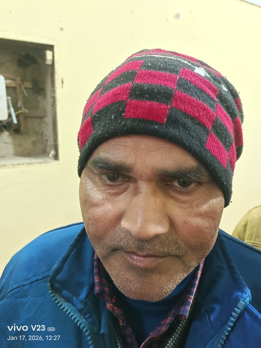 फोटो 17: संपूर्ण समाधान दिवस में सीडीओ सान्या छाबड़ा को फरियाद बताते समजलपुर के शिवनंदन। संवाद फोटो 17: संपूर्ण समाधान दिवस में सीडीओ सान्या छाबड़ा को फरियाद बताते समजलपुर के शिवनंदन। संवाद