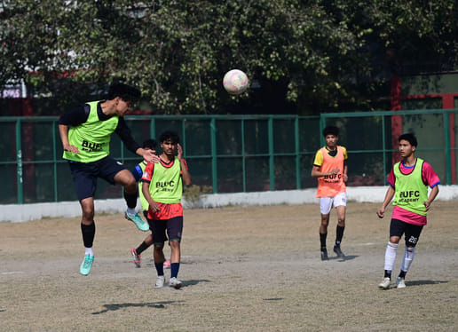 हल्द्वानी मिनी स्टेडियम में विक्टोरिया यूनाइटेड क्लब की ओर से आयोजित कुमांऊं प्रीमि हल्द्वानी मिनी स्टेडियम में विक्टोरिया यूनाइटेड क्लब की ओर से आयोजित कुमांऊं प्रीमि