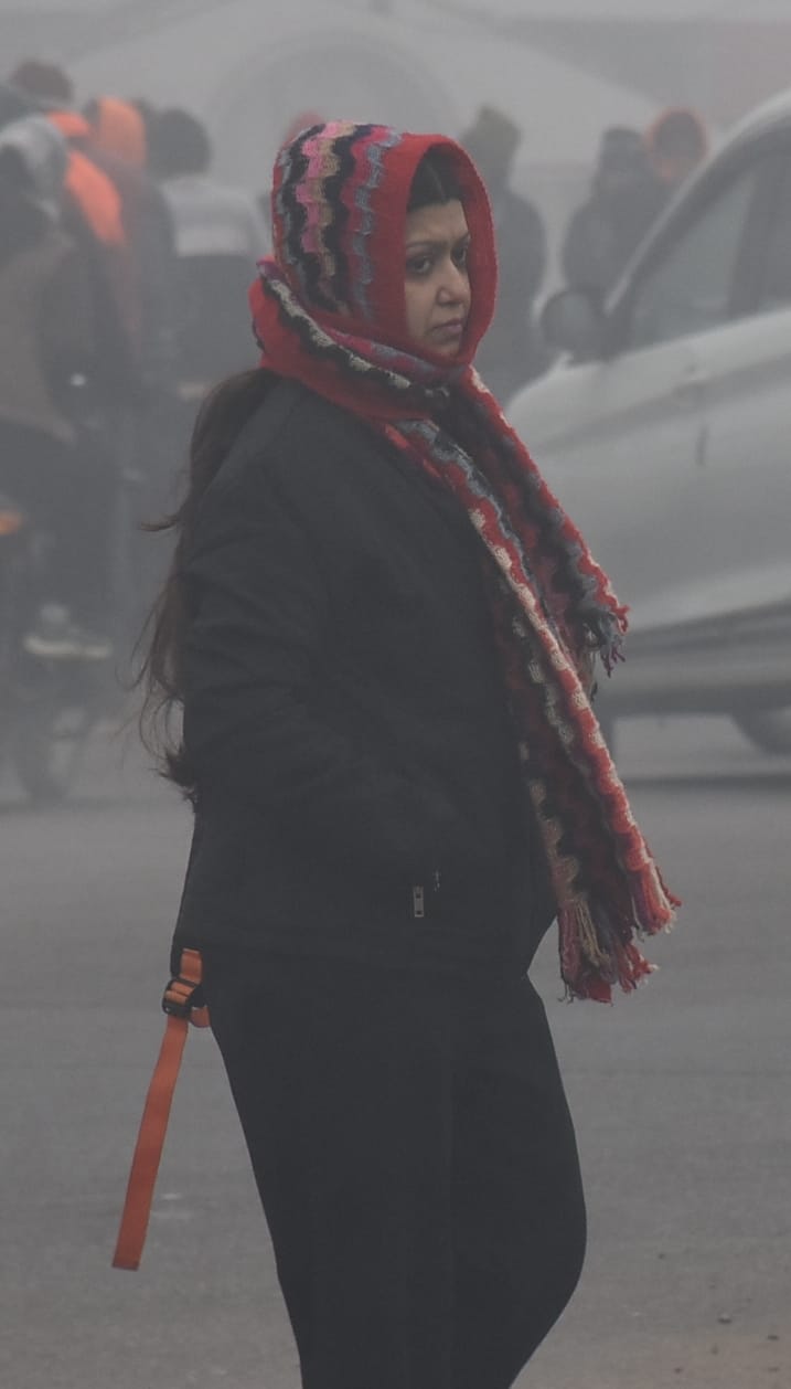 लखनऊ में शुक्रवार की सुबह घने कोहरे का नजारा। लखनऊ में शुक्रवार की सुबह घने कोहरे का नजारा।