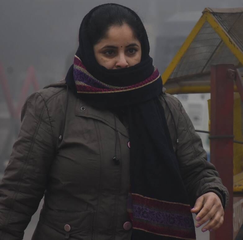 लखनऊ में शुक्रवार की सुबह घने कोहरे का नजारा। लखनऊ में शुक्रवार की सुबह घने कोहरे का नजारा।