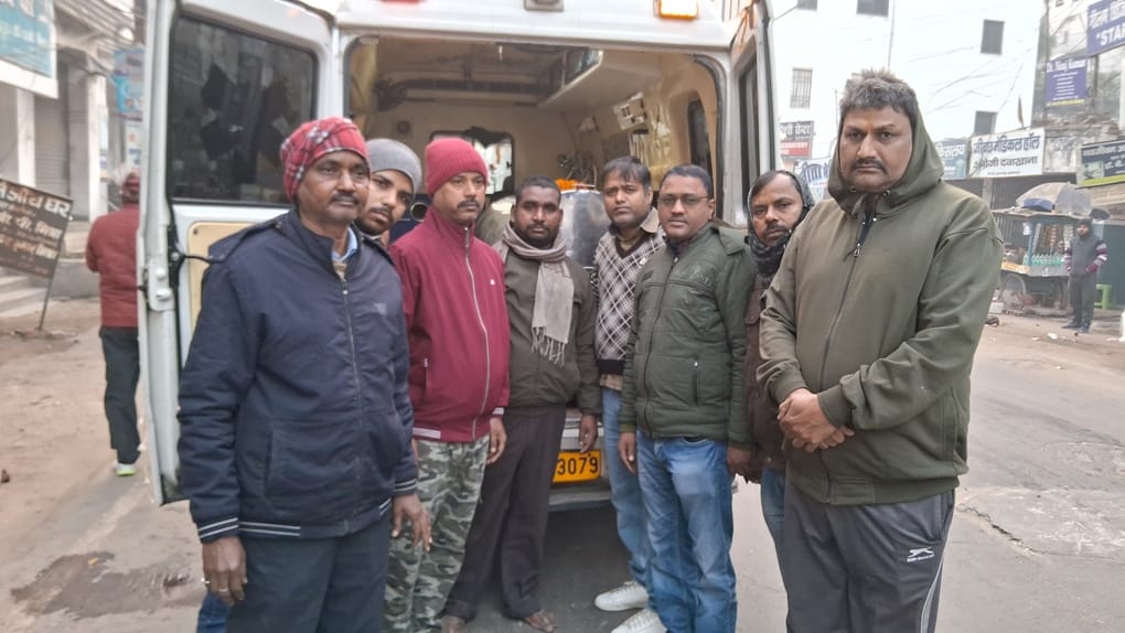 नम आंखों से दी गई विदाई