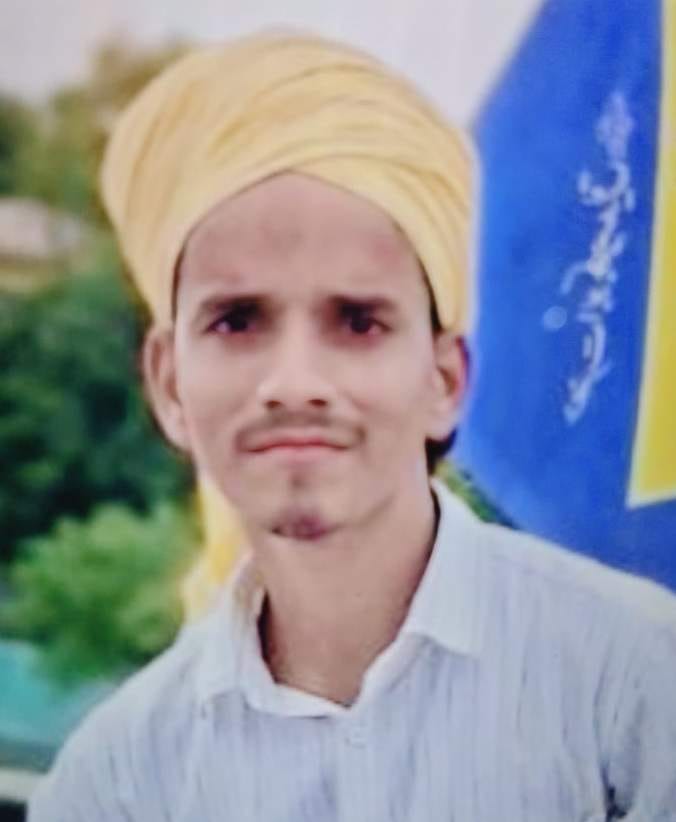 पड़ाव पर दुर्घटना के बाद क्षतिग्रस्त वाहन। संवाद पड़ाव पर दुर्घटना के बाद क्षतिग्रस्त वाहन। संवाद