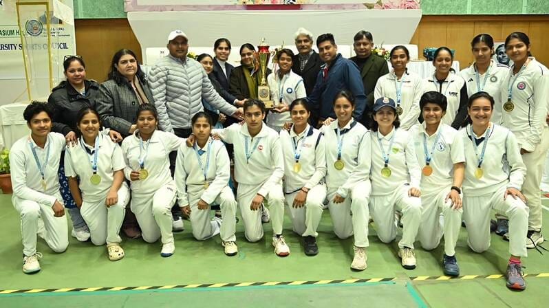 29...एमडीयू में चल रही नार्थ जोन इंटर यूनिवर्सिटी महिला क्रिकेट चैंपियनशिप के फाइनल मुकाबले में 29...एमडीयू में चल रही नार्थ जोन इंटर यूनिवर्सिटी महिला क्रिकेट चैंपियनशिप के फाइनल मुकाबले में