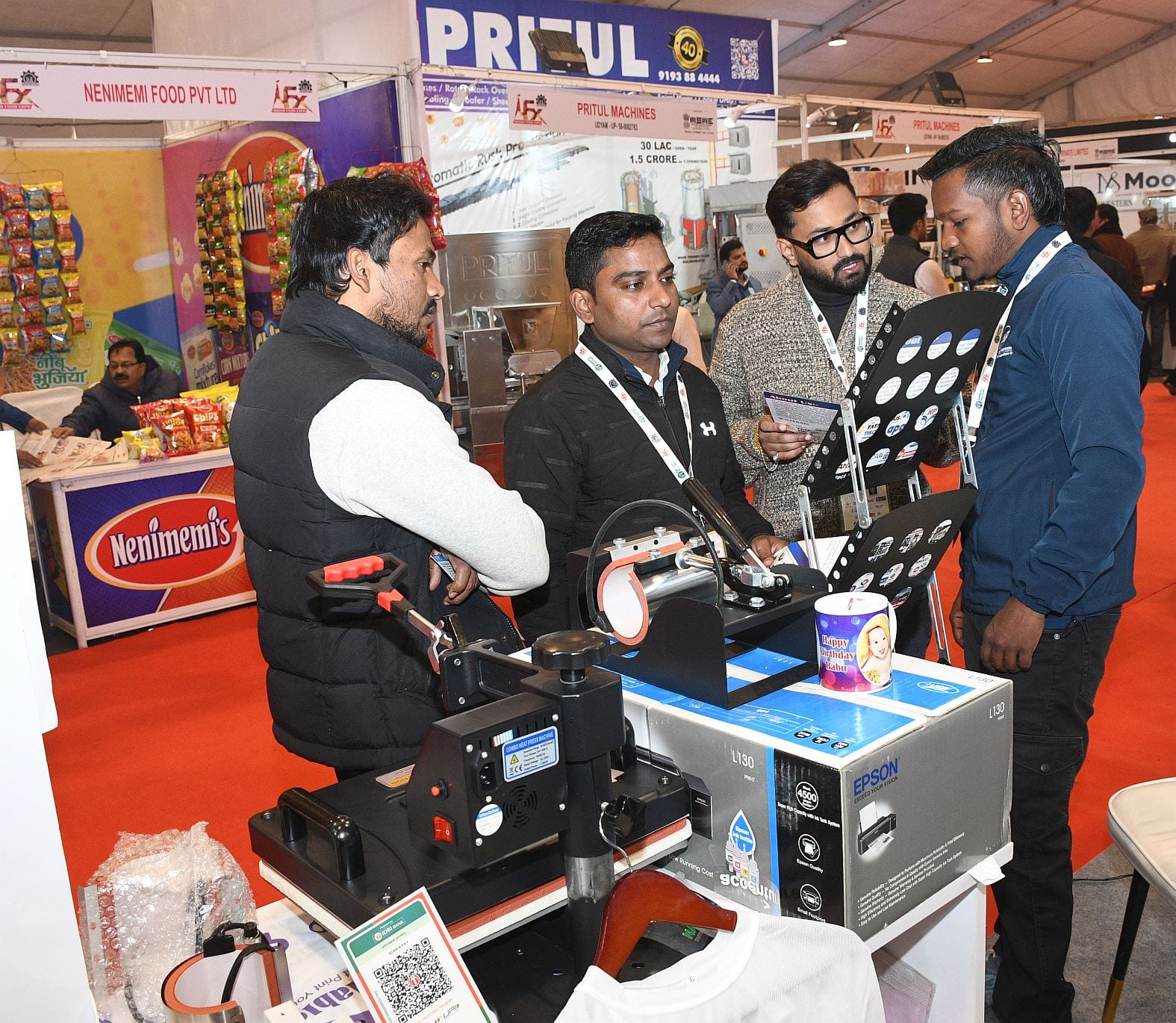 आईआईए की ओर से 1090 चौराहे के पास लॉन में आयोजित तीन दिवसीय इंडिया फूड एक्सपो के मंच पर दूसरे द आईआईए की ओर से 1090 चौराहे के पास लॉन में आयोजित तीन दिवसीय इंडिया फूड एक्सपो के मंच पर दूसरे द